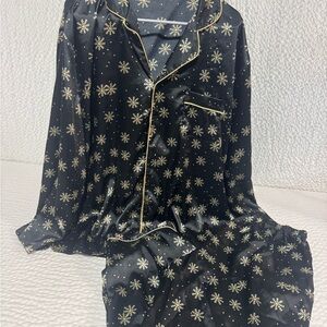 Elegant Black and Gold Women's Pajama Set